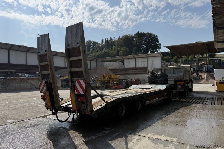 Remolque de plataforma baja Fliegl DTS 360