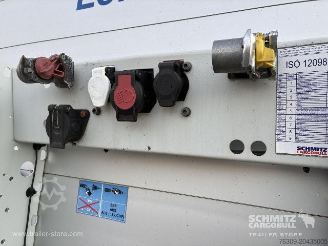Auflieger mit Pritsche & Plane Schmitz Cargobull Curtainsider Standard Staplerhalterung Getränke