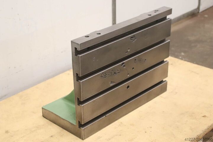 Squadra di bloccaggio con scanalature a T Guss 535/250/H410 mm