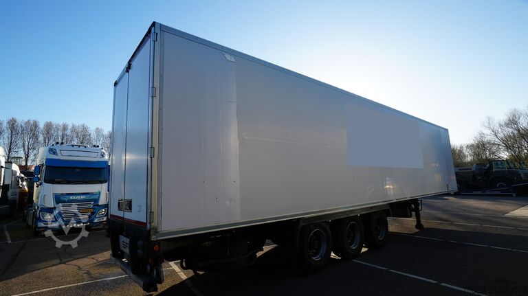 Refrigerated/frozen transport LAMBERET 3 Axle frigo trailer Carrier Vector 1950 Bi-Temp