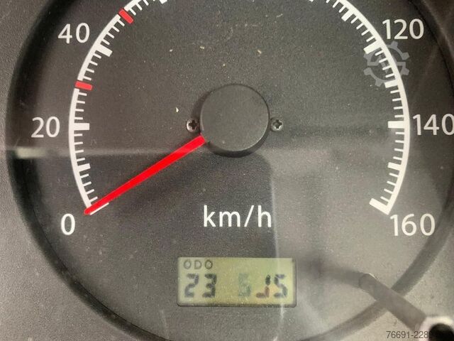 Nákladné vozidlo na špeciálne účely Nissan NT400 Cabstar