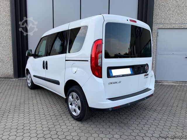 شاحنة للأغراض الخاصة FIAT Doblò