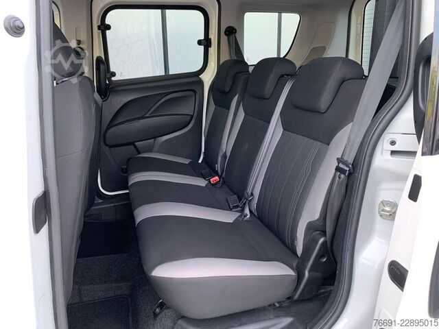 شاحنة للأغراض الخاصة FIAT Doblò