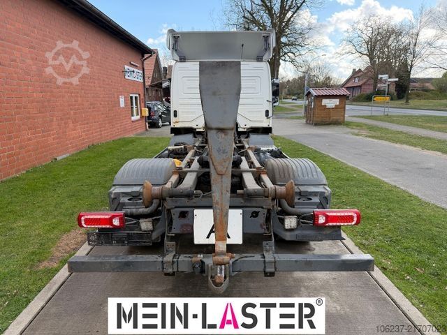 טנדר מטען עם מנגנון הטעיה MERCEDES-BENZ Atego 818 Abroller City Container