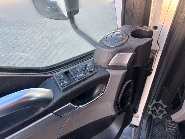 Transportador con plataforma y toldo MAN TGL 8.190 Pritsche / Plane / LBW