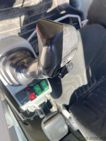 حفارة ذات عجلات Wacker Neuson EW100 (7057)