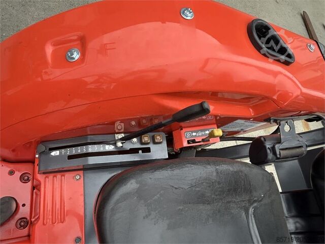 Trator compacto Kubota L1-382 (7325)