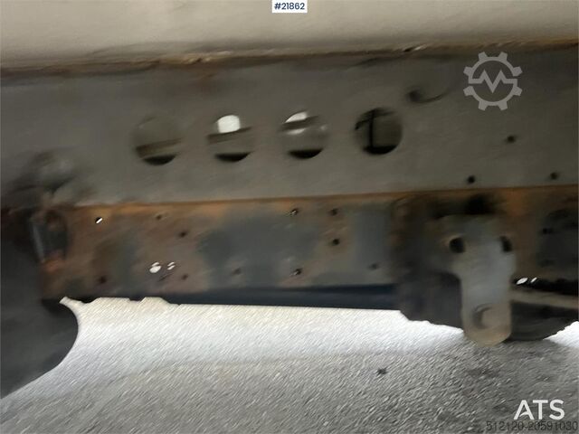 Camioneta familiar de techo alto Iveco Daily box van w/ lift