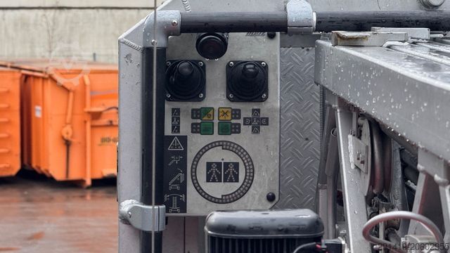 Camião plataforma de trabalho MAN 18.272 4x2 Hubsteiger Bj 1995