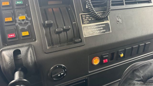 Camião plataforma de trabalho MAN 18.272 4x2 Hubsteiger Bj 1995