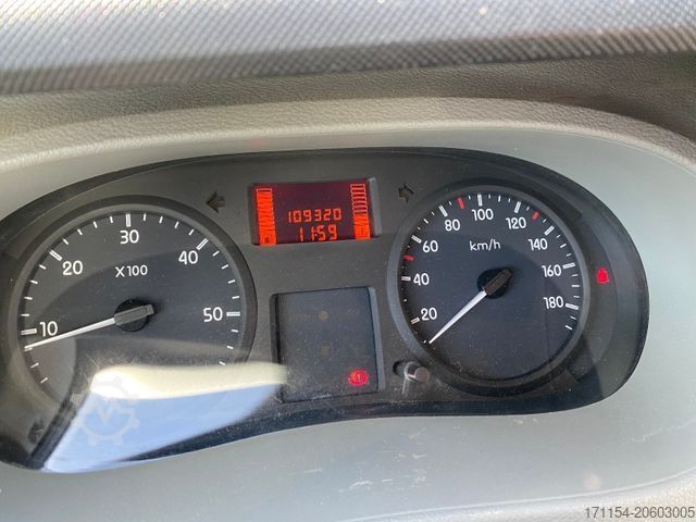 Semi-integrated camper KNAUS SPORT TI 650 MG, Solar