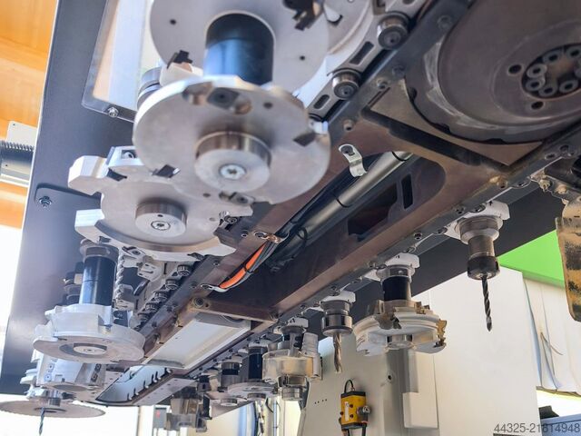 Bearbeitungszentren mit Konsolentisch BIESSE ROVER A 1659