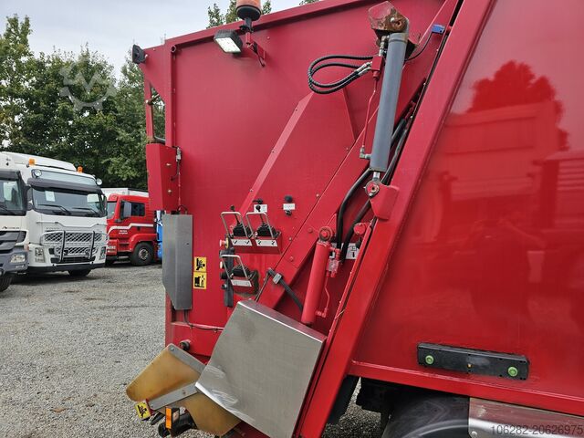 Camion de gunoi Volvo FL240 mit NTM 12cub K-2KMAXI 7.9+4.1 EUR