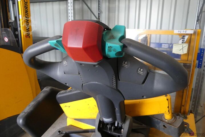 Jungheinrich - Low-lift pallet truck Jungheinrich 24V 3 PZ? 375