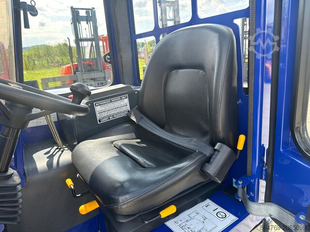 Empilhadeira de quatro direções Combilift C3000/ Mast 7500 mm /Teleskopic forks