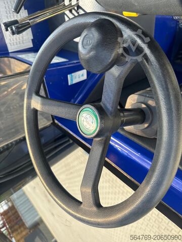 Empilhadeira de quatro direções Combilift C3000/ Mast 7500 mm /Teleskopic forks