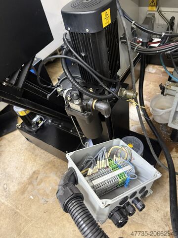 Pionowe centrum obróbcze CNC QUASER MV 184 P/12B