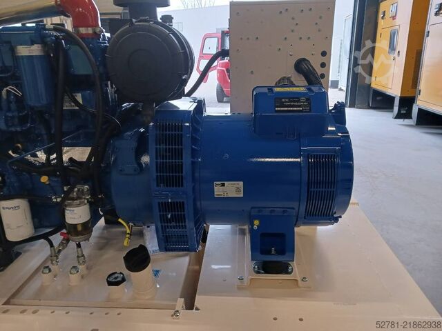 วัสดุผสม FG Wilson P110-3 - 110 kVA Open Genset - DPX-16008-O