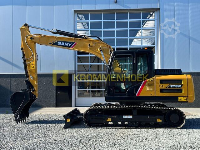 Excavadora sobre orugas Sany SY 135 C