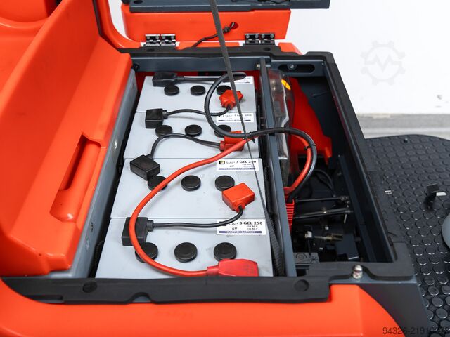 Hako Jonas 980 E čistilica sa NOVIM AKUMULATORIMA Hako Jonas 980 E - 2013y - NEW BATTERIES