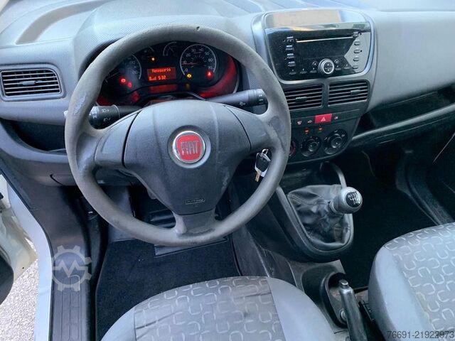 รถตู้หลังคาสูง FIAT Dobl? Cargo Van L1 - Natural Power