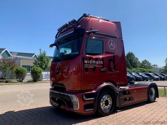 標準トラクターユニット Mercedes-Benz Actros 1853 LS GigaSpace 4xSHZ ACC AHK AUT Kam.