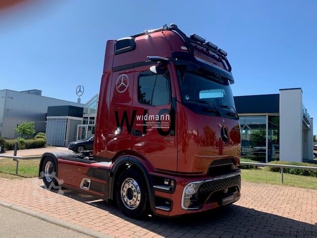 標準トラクターユニット Mercedes-Benz Actros 1853 LS GigaSpace 4xSHZ ACC AHK AUT Kam.