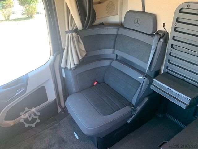 標準トラクターユニット Mercedes-Benz Actros 1853 LS GigaSpace 4xSHZ ACC AHK AUT Kam.