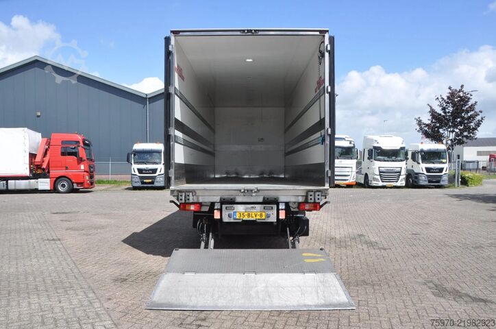 Valise Volvo FE 250 4X2 ISOTHERM SLAAP-CABINE