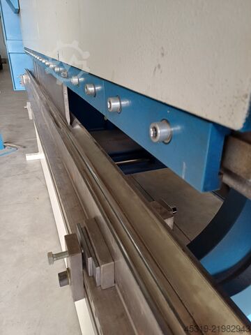 Presse plieuse LVD PPI 135/30 MNC 95