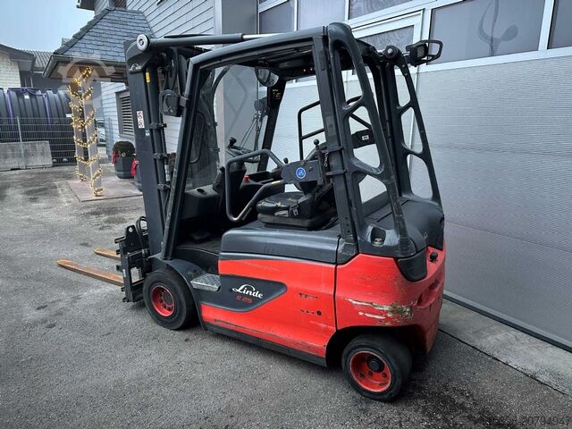 Sähköinen 4 -pyöräinen trukki Linde E 25-01 - TRIPLEX 4,7 m