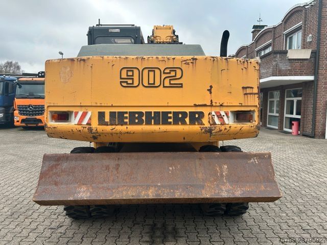 Hjólagröfur LIEBHERR 902 Litronic