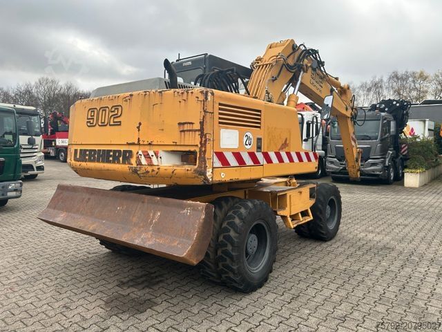 Hjólagröfur LIEBHERR 902 Litronic