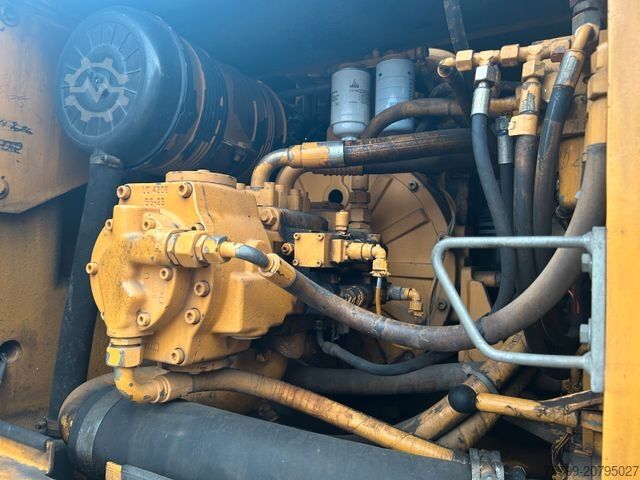 Hjólagröfur LIEBHERR 902 Litronic