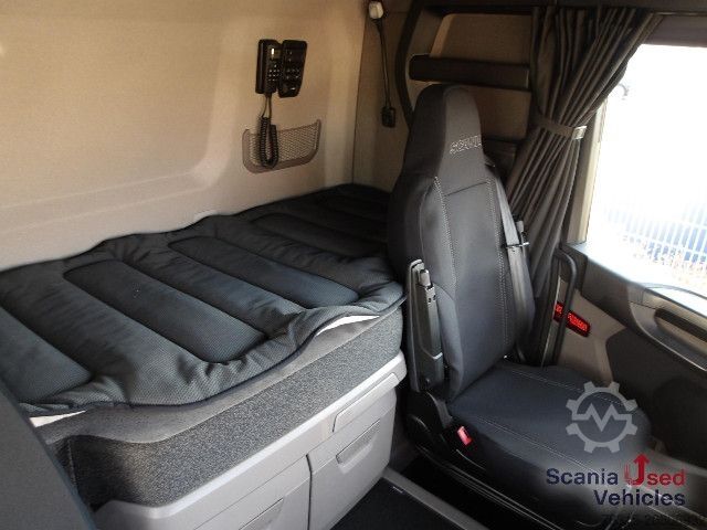 Zapreminski vučni traktor Scania R 460 EB - MEGA - HIGHLINE - 2x TANKs - ACC