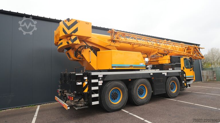 Crane truck Liebherr LTM 1050-3.1