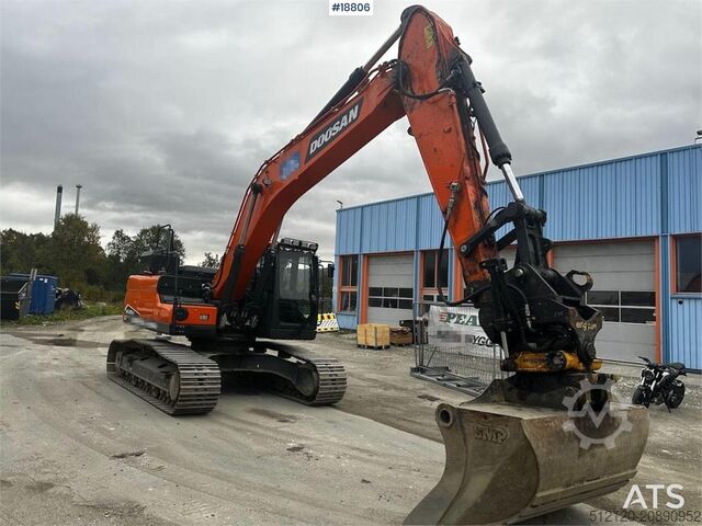 Excavadora sobre orugas Doosan DX225LC