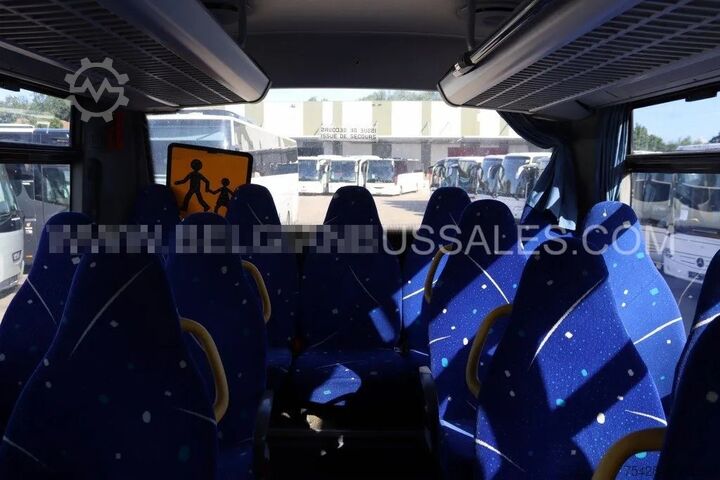 Autobús interurbano Mercedes-Benz Intouro ME / 13.0m / Manual / Euro 5