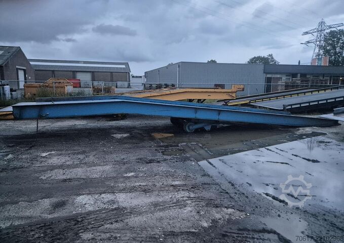Rampa de carga Storax de 10 toneladas de 2010 Storax 10 ton laadbrug loadingramp verladerämpe
