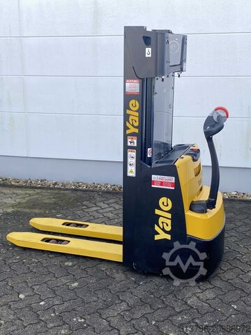 Hochhubwagen Yale MS10