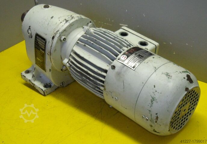 Motoreduktor 0,55 kW 62 obr/min SSB DFG-10-0410.204.42-B3