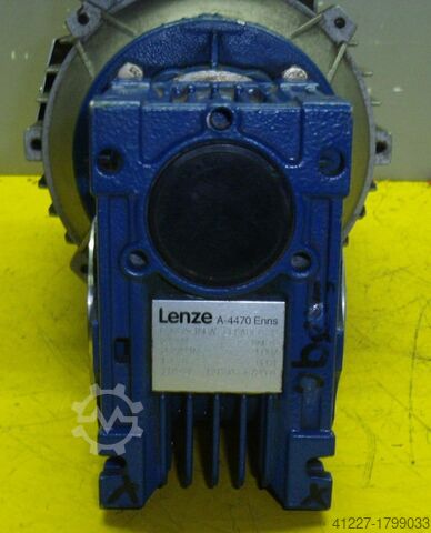 Silnik przekładniowy 0,75 kW 284 obr/min Lenze MDERA080-32