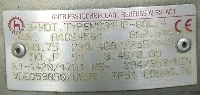 Silnik przekładniowy 0,75 kW 284 obr/min Lenze MDERA080-32