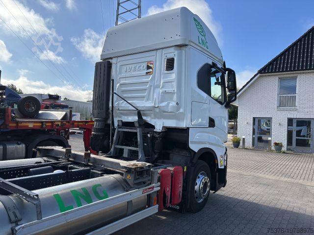 Vaihtolavakuorma-auto IVECO S-Way 460 LNG Intarder Liftachse Lenkachse