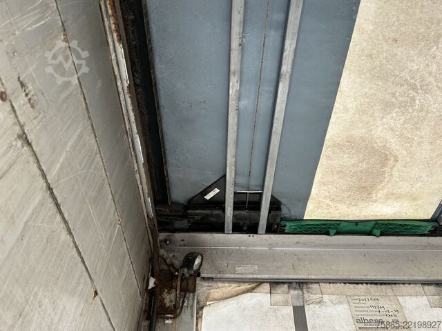Liukuvat pressut Krone Profi Liner / Curtainside / Lift + Steer axle /...