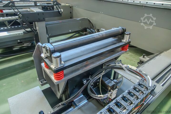 Rørlaserskjæremaskin Three-chunk Pipe Cutting Machine 20KW NS-6036HG