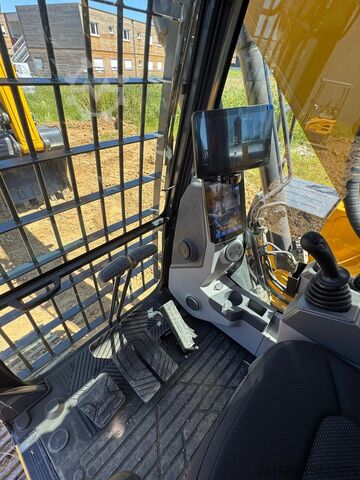 Graafmachine op rupsbanden SHANTUI SE215 23,8t Komatsu Volvo CAT Doosan JCB