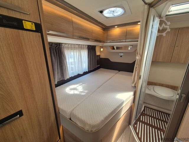セミインテグレーテッドキャンピングカー KNAUS Sky Wave 650 MF *Lithium*SAT+TV*Navi*Maxxfan*FT