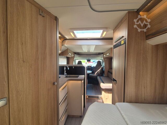 セミインテグレーテッドキャンピングカー KNAUS Sky Wave 650 MF *Lithium*SAT+TV*Navi*Maxxfan*FT