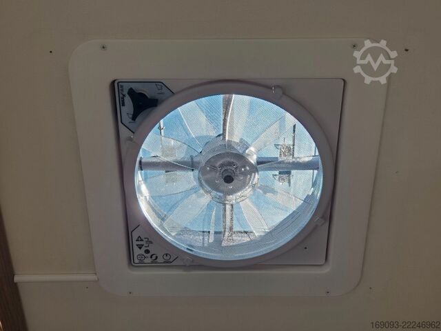 セミインテグレーテッドキャンピングカー KNAUS Sky Wave 650 MF *Lithium*SAT+TV*Navi*Maxxfan*FT